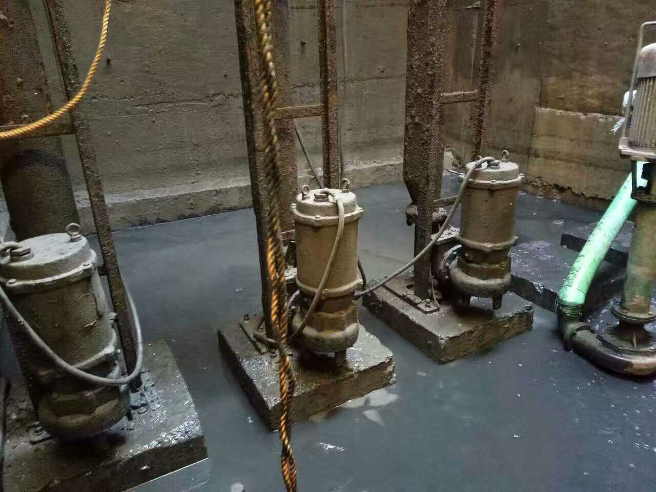 泰兴污水池清理