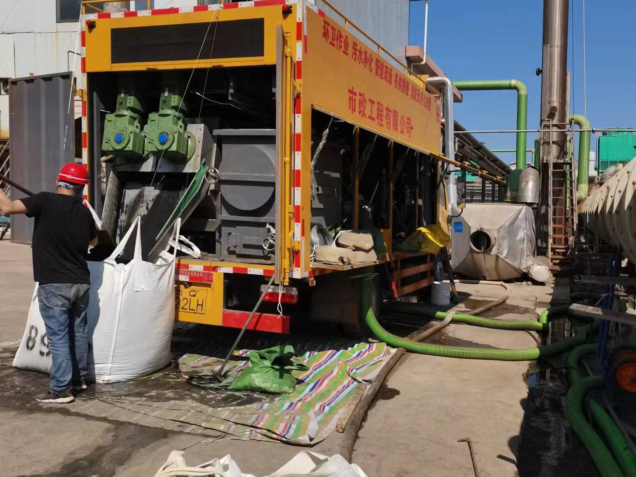 泰兴淤泥压干处理